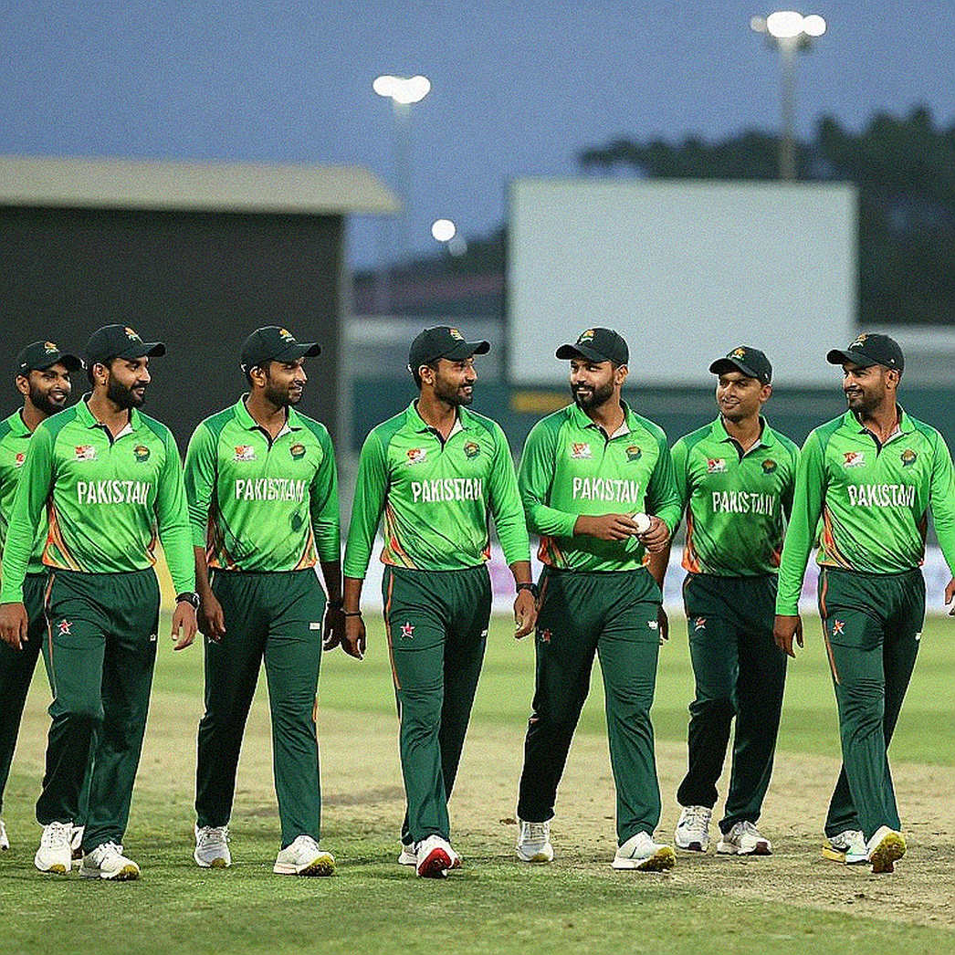 ওয়াকার লেজার খুলে দেখলে: বার্টলেটের ৩-৪১, পিয়ারসনের ১০১* আর ডাব্লিউএ-র ৮-১৫৮-র আসল হিসাব