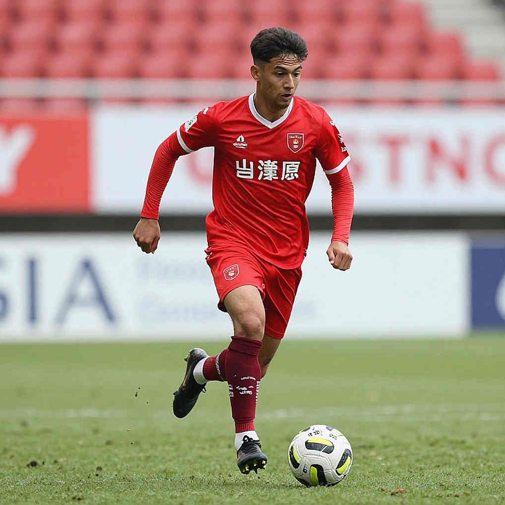 Blockchain Ledgers and Football's Lost Minutes: A New Era of Data Ownership for Young Players Blockchain Ledgers and Football's Lost Minutes: A New Era of Data Ownership for Young Players