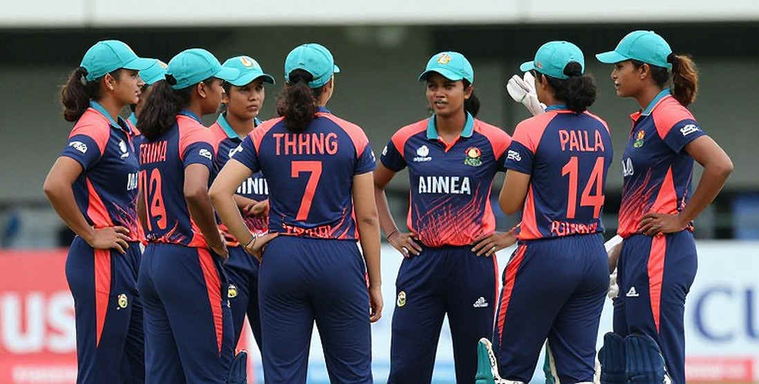 Seven Wickets in Asia: A Keeper's Notebook on 36 Innings by Non-Asian Bowlers Seven Wickets in Asia: A Keeper's Notebook on 36 Innings by Non-Asian Bowlers